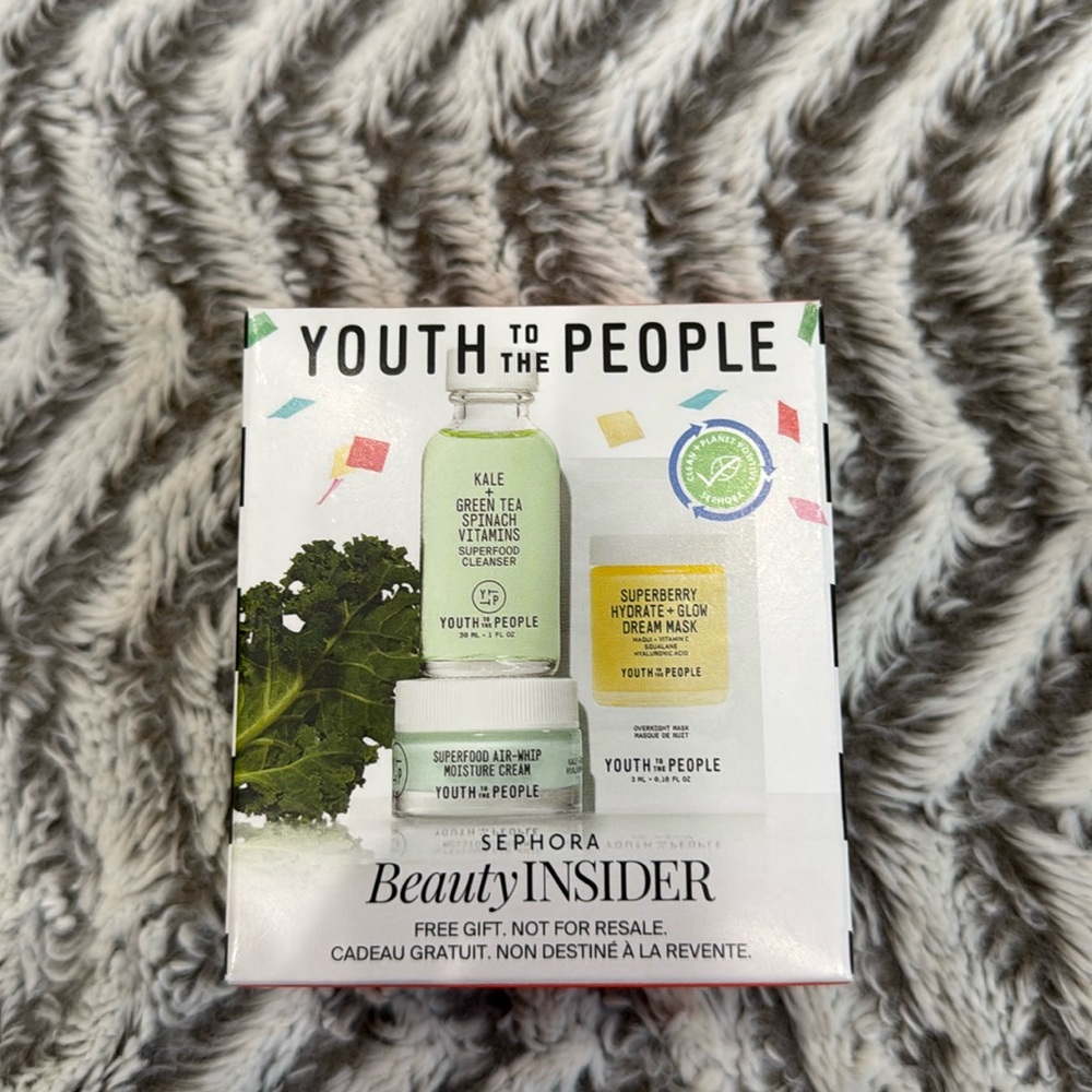 Sephora -Youth to the People Skincare Set Cleanser, Moisture Cream, Mask